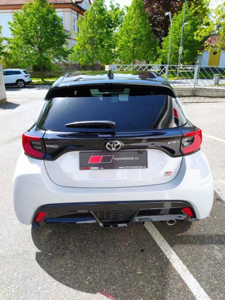 toyota-yaris-gr-sport - 3