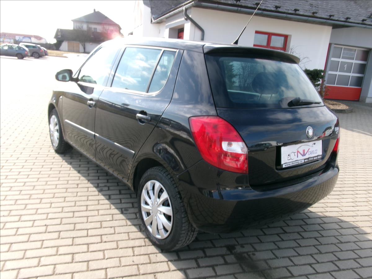 skoda-fabia-1-4-16v-sport-63kw - 2