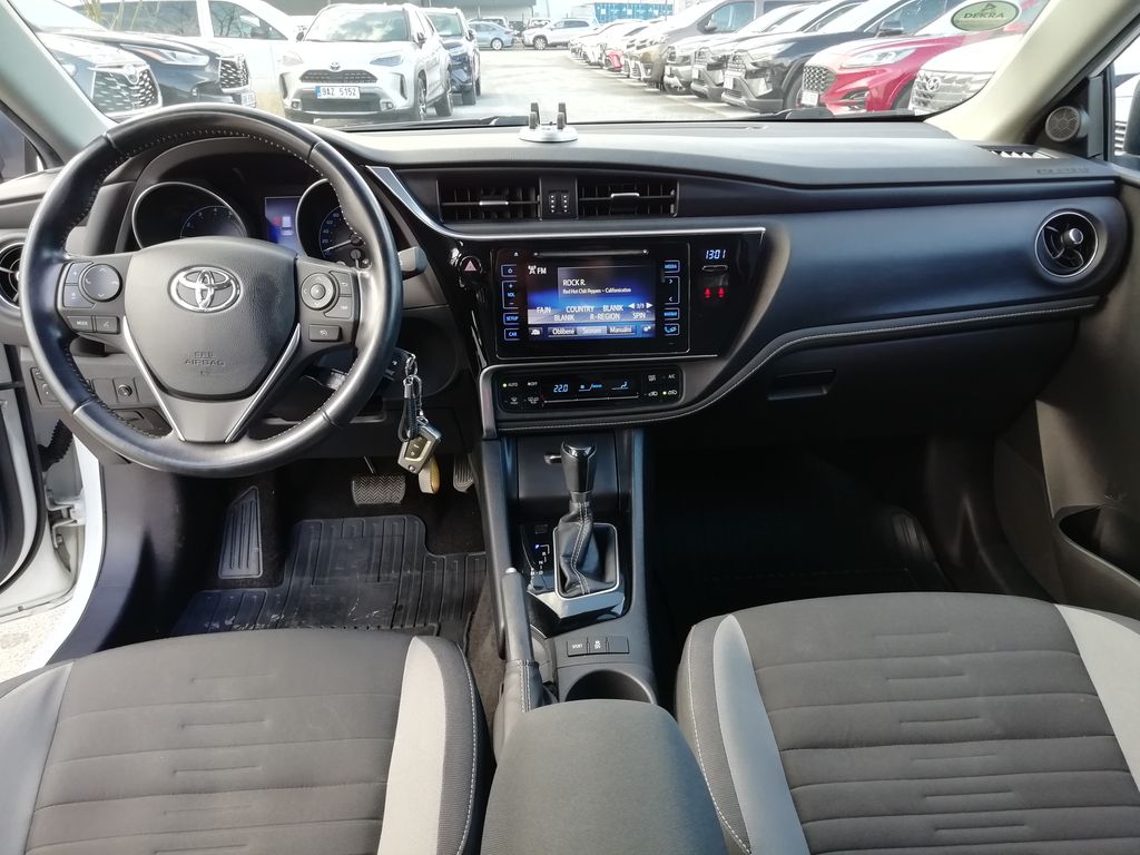 toyota-auris-ts-1-6-multidrive-s-active - 6