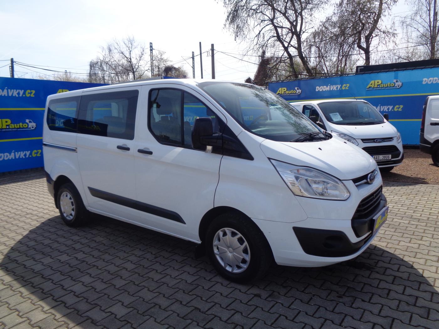 ford-transit-custom-2-0-tdci-l1h1-8mist-bus-klima-serviska - 9