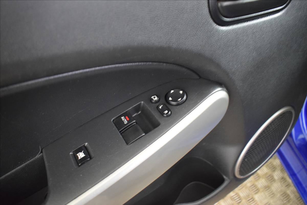 mazda-2-1-4-d-po-servisu-bez-koroze - 9