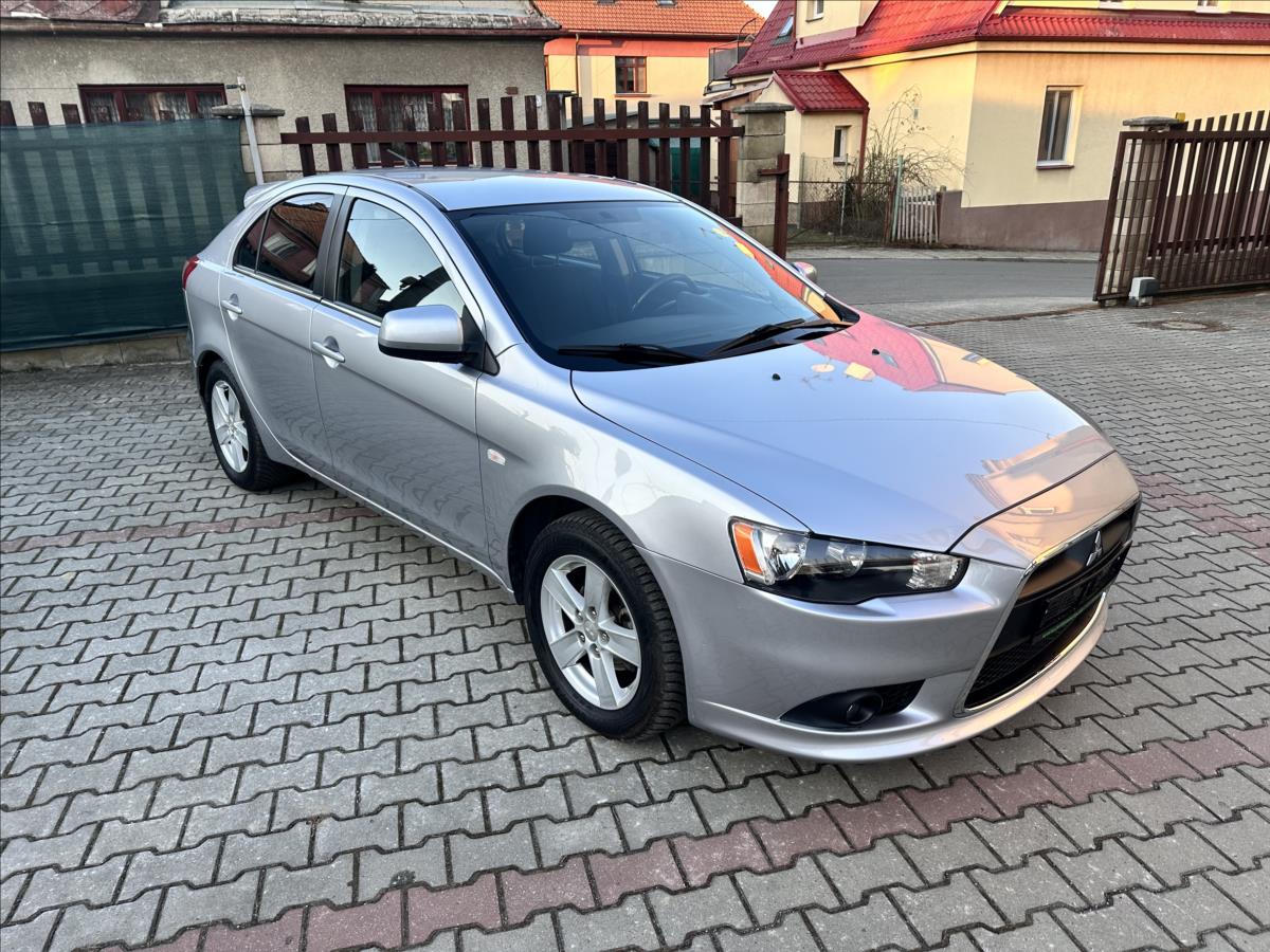 Mitsubishi Lancer 1,8 TAŽNÉ 1.majitel