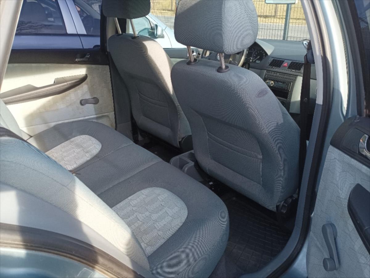 skoda-fabia-1-4-16v-comfort-combi - 8