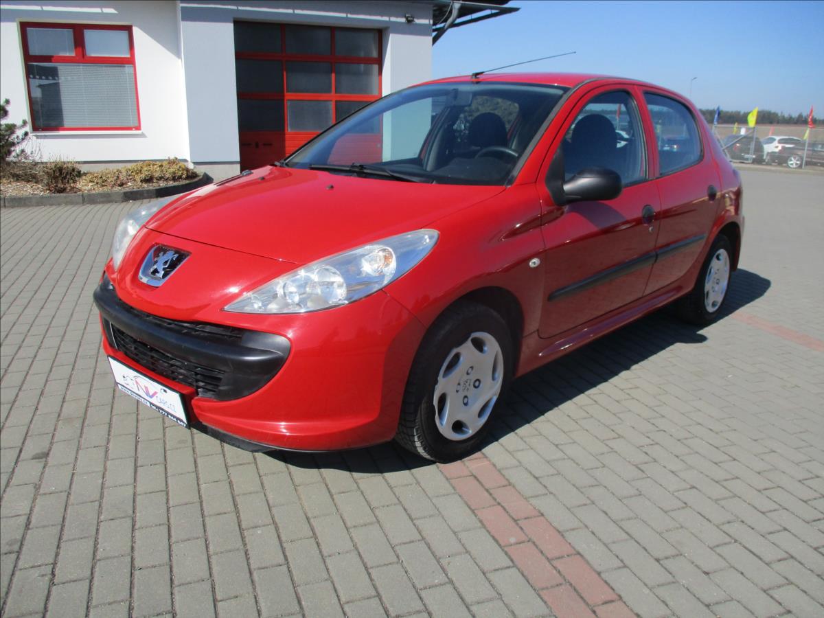 Peugeot 206 1,2 i 44kw Urban, po STK