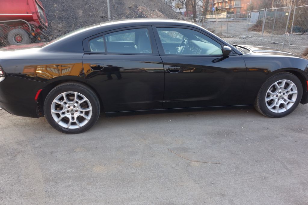 dodge-charger-5-7-hemi-awd - 4