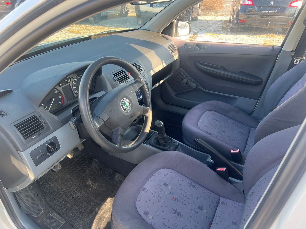 skoda-fabia-1-2-htp-junior - 6