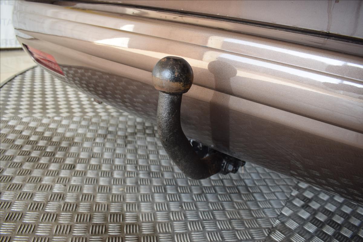 peugeot-5008-1-6-hdi-1-majitel-top-stav - 8