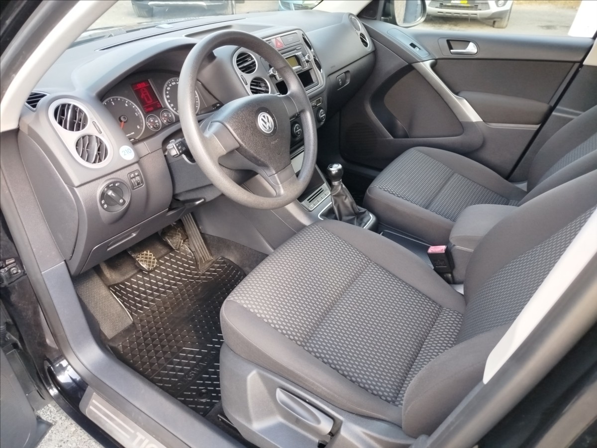 volkswagen-tiguan-2-0-tdi-103kw-4x4 - 8