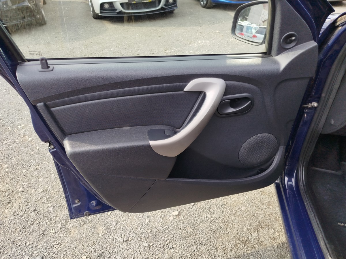 dacia-sandero-1-2-i-55kw-1-majitel-arctica - 8