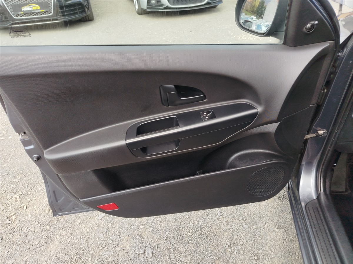 kia-ceed-1-4-i-66kw-active-tazne-zarizeni - 8