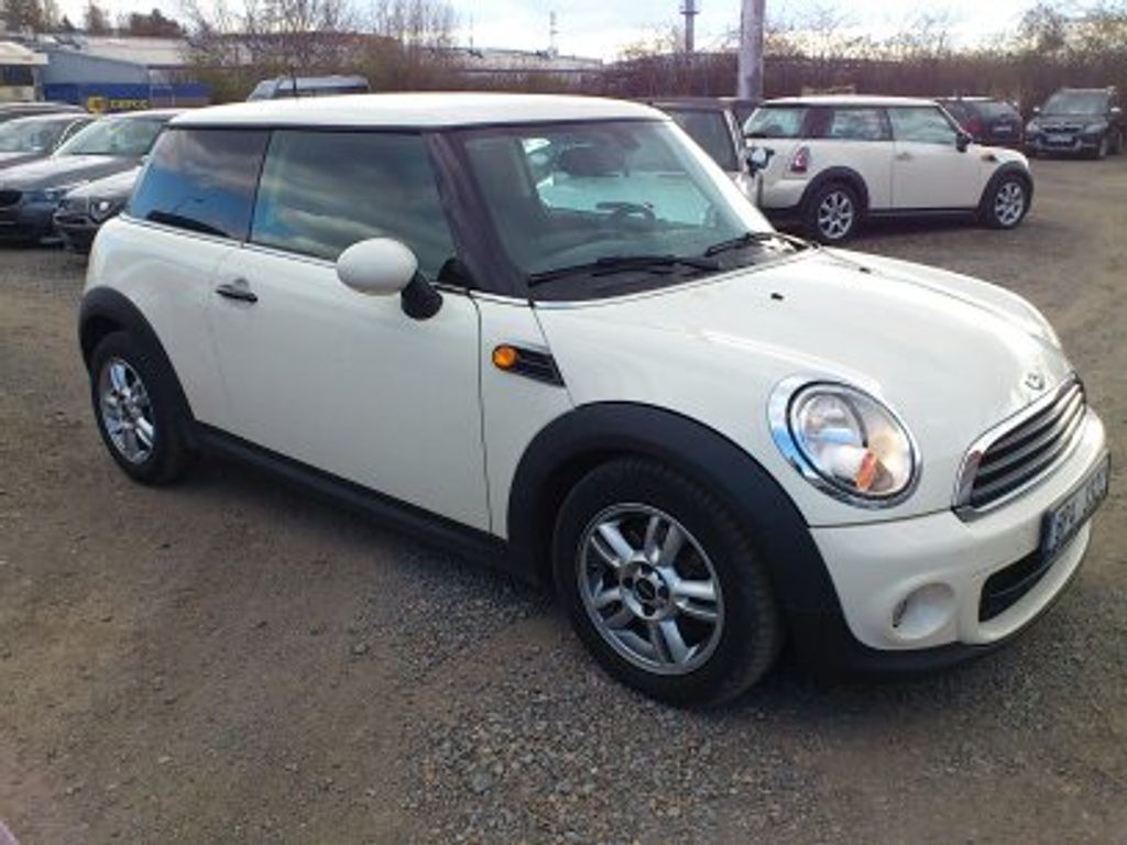 mini-one-cooper-1-6-one-d - 6