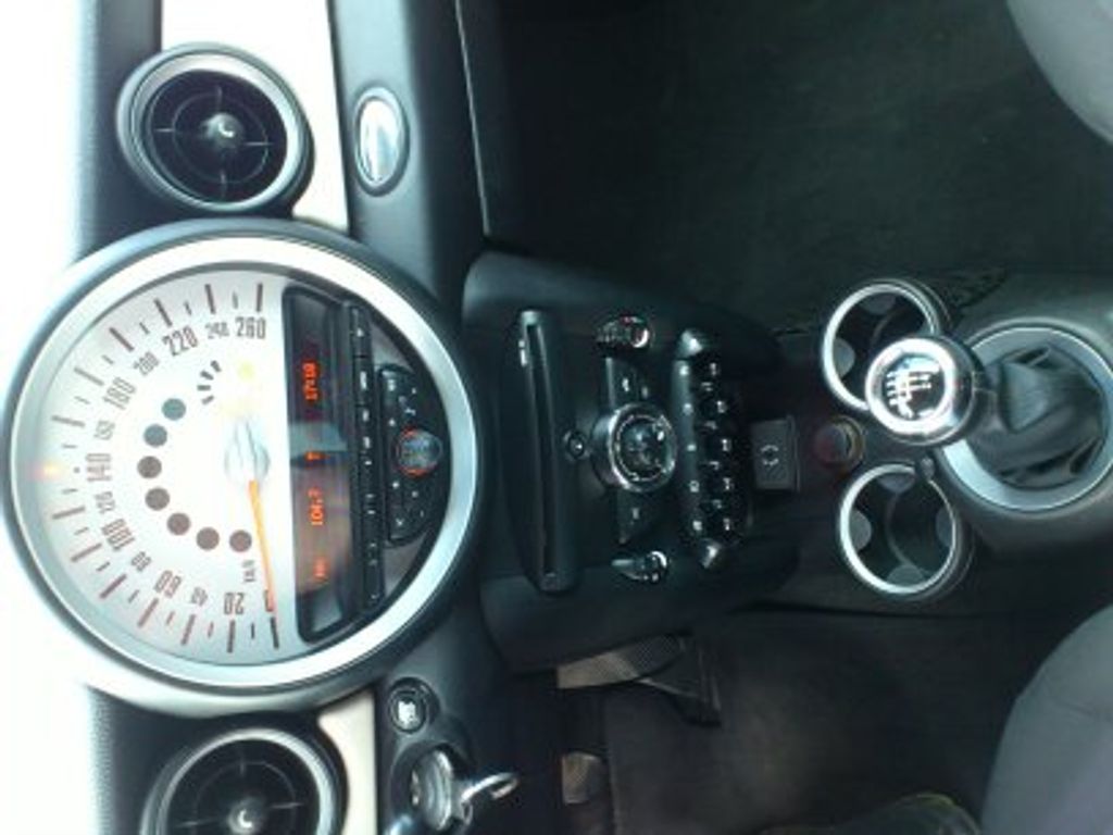 mini-one-cooper-1-6-one-d - 9