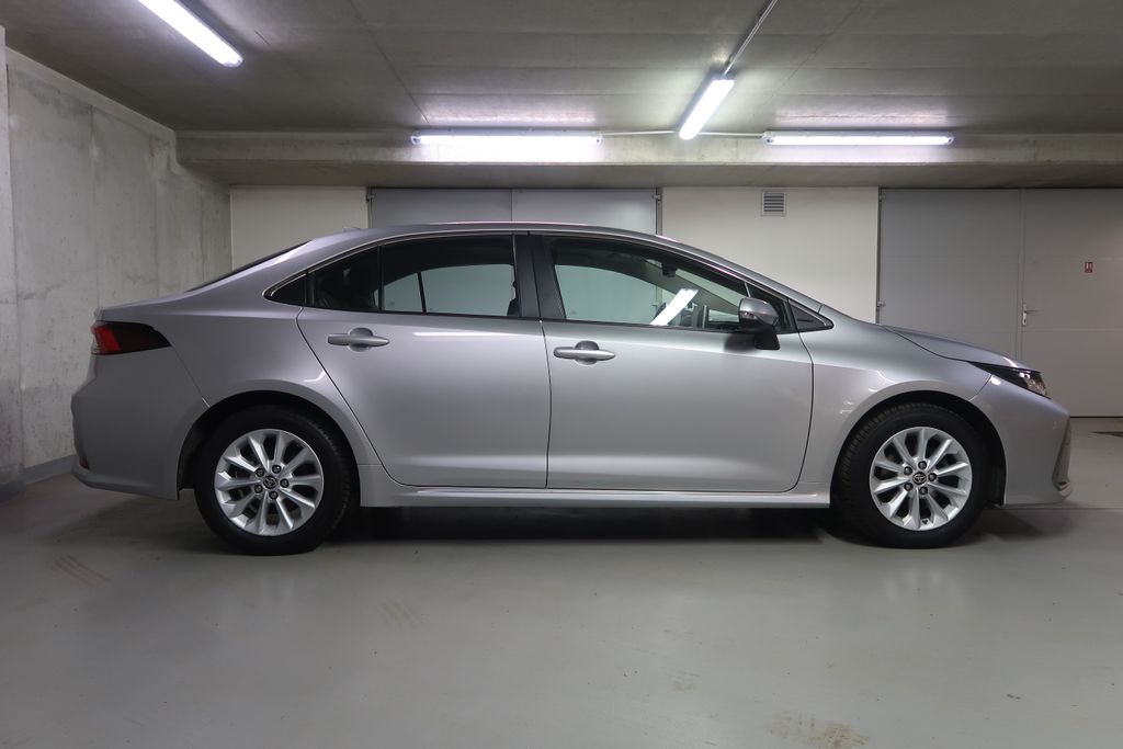 toyota-corolla-1-5dynamic-cz-1maj-comforttech - 3