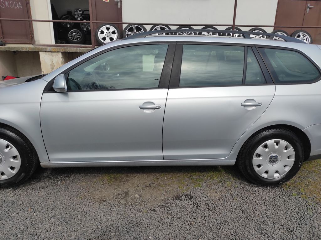 volkswagen-golf-1-9-tdi-variant-trendline - 1
