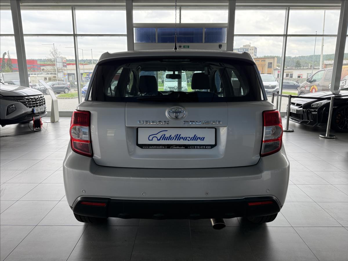 toyota-urban-cruiser-1-3-74-kw-klimatizace - 4