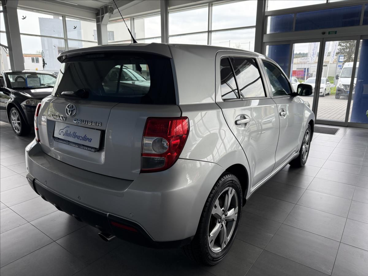 toyota-urban-cruiser-1-3-74-kw-klimatizace - 5