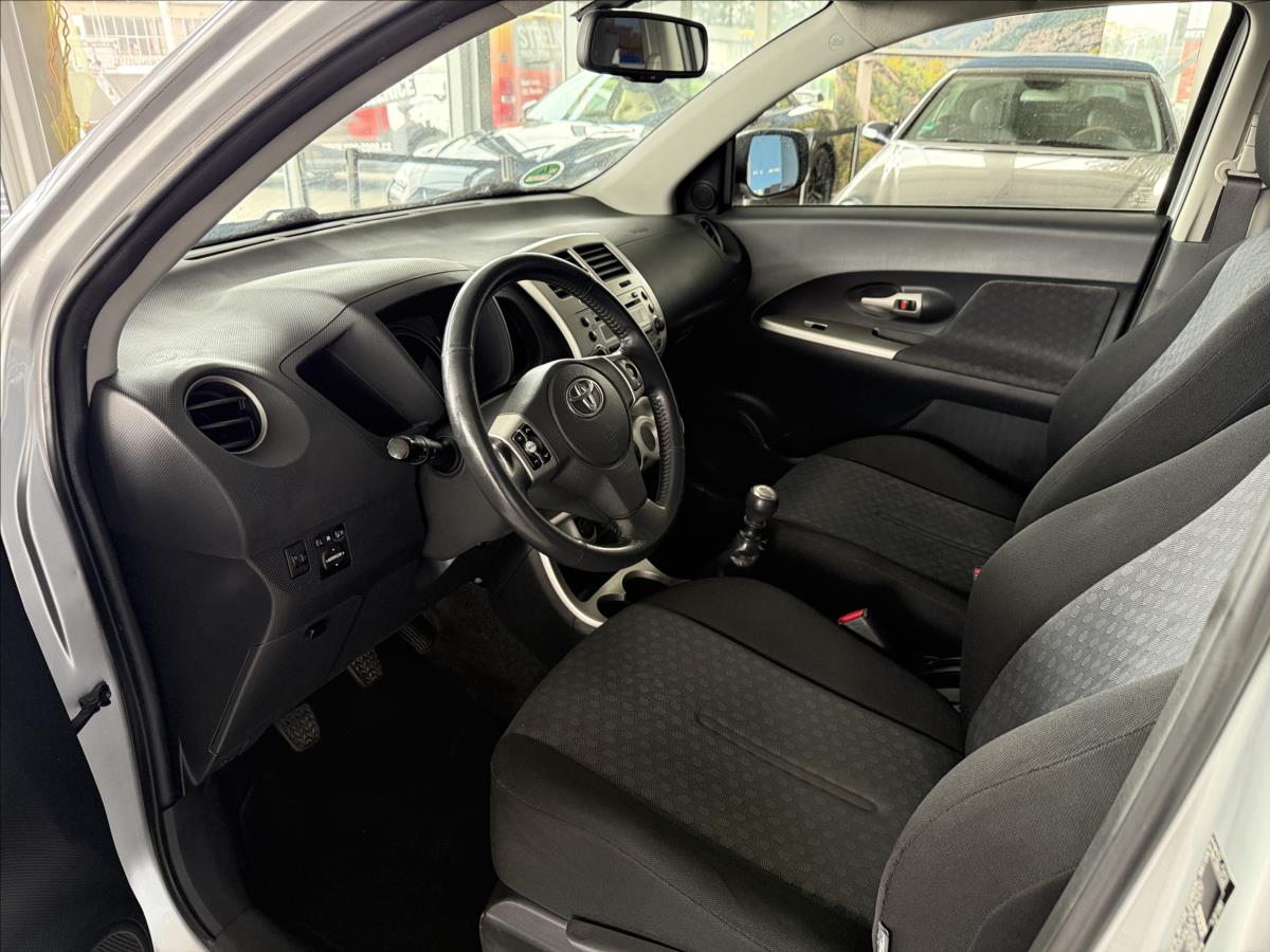 toyota-urban-cruiser-1-3-74-kw-klimatizace - 6