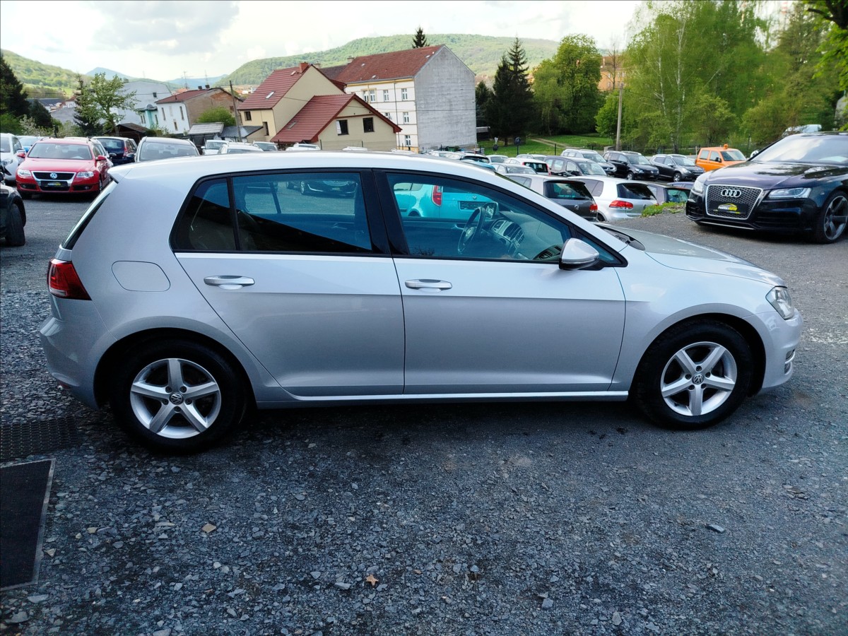 volkswagen-golf-1-4-tsi-90-kw-servis-pouze-vw - 5