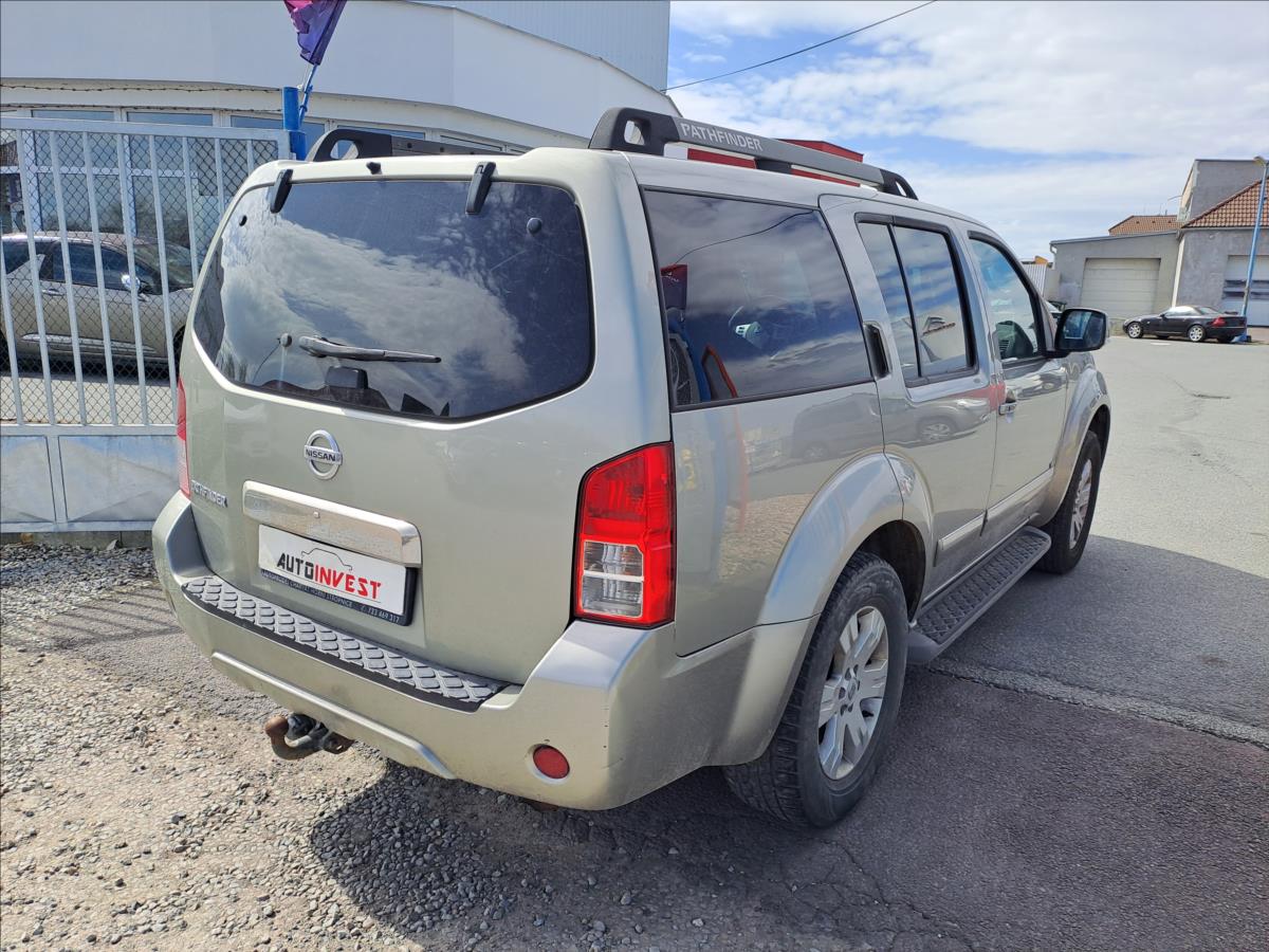 nissan-pathfinder-3-0-dci-v6-4x4-automat - 2