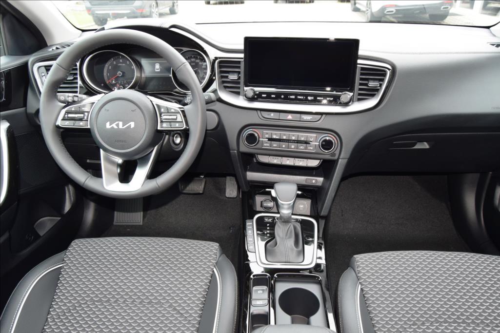 kia-xceed-1-5-t-gdi-7dct-exclusive - 4