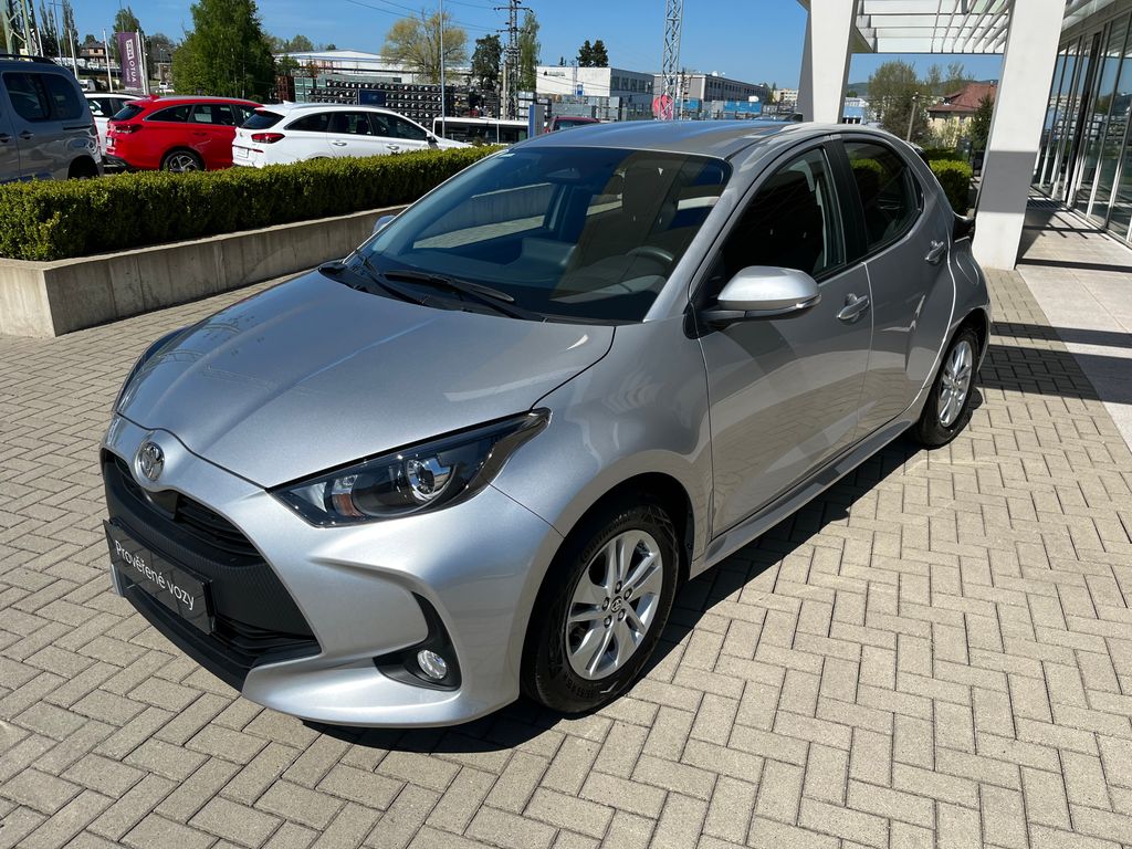 toyota-yaris-1-5-hybrid-e-cvt-comfort - 1