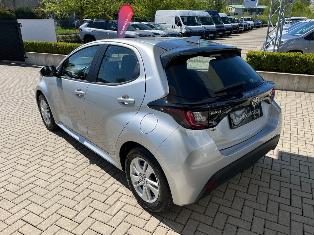 toyota-yaris-1-5-hybrid-e-cvt-comfort - 3