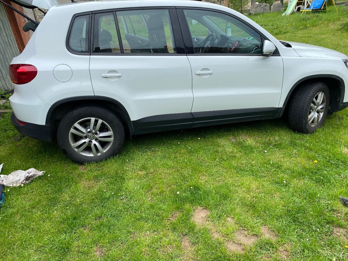volkswagen-tiguan-1-4-r-v-2016 - 1