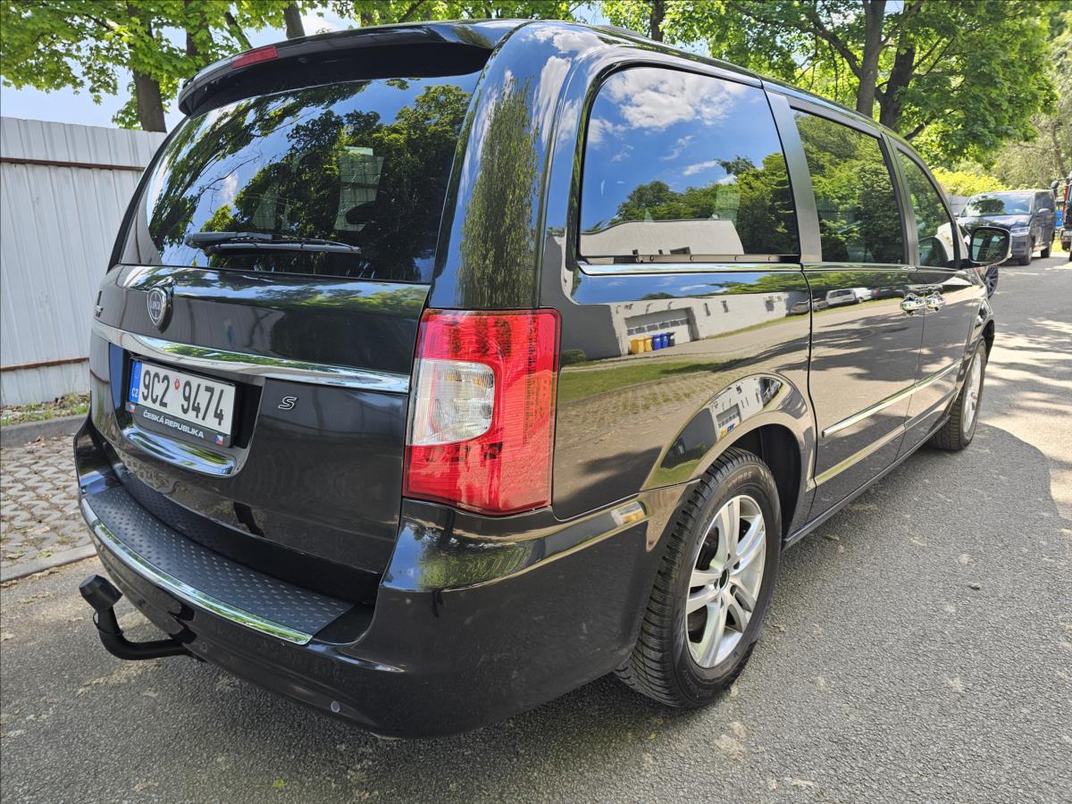 lancia-voyager-2-8-2-8crd-130kw-7-mist-navi-kuze-2-8crd-130kw-7-mist-navi-kuze - 5