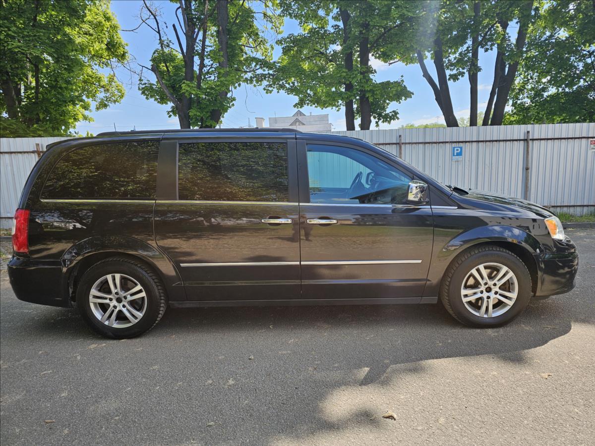 lancia-voyager-2-8-2-8crd-130kw-7-mist-navi-kuze-2-8crd-130kw-7-mist-navi-kuze - 6