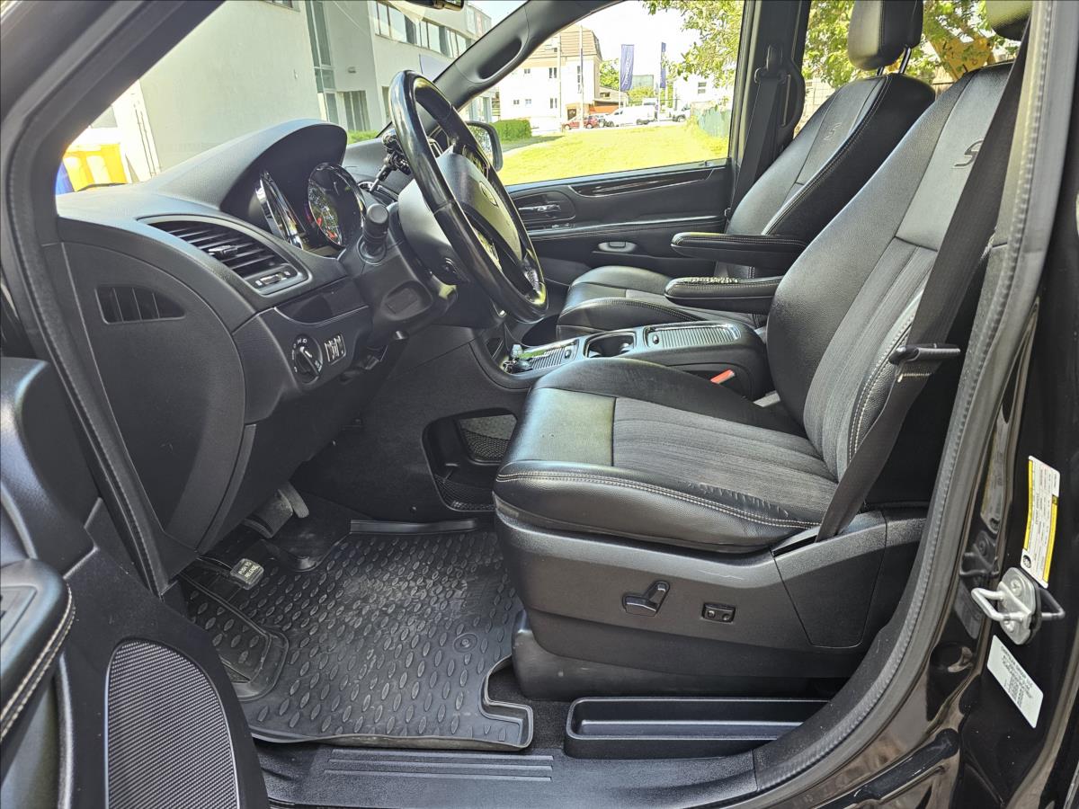 lancia-voyager-2-8-2-8crd-130kw-7-mist-navi-kuze-2-8crd-130kw-7-mist-navi-kuze - 8