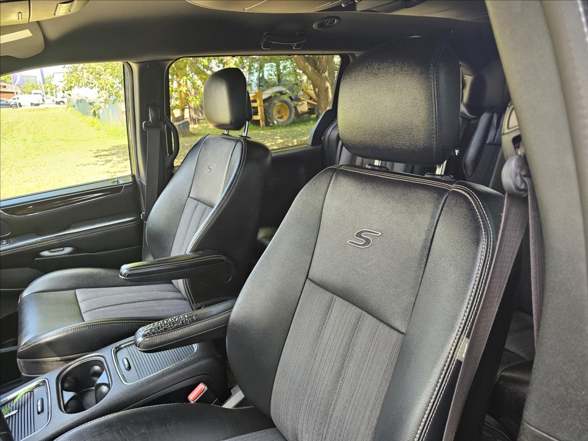 lancia-voyager-2-8-2-8crd-130kw-7-mist-navi-kuze-2-8crd-130kw-7-mist-navi-kuze - 9