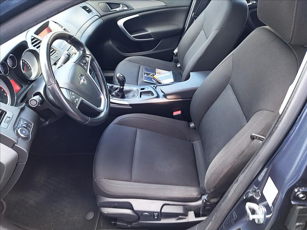 opel-insignia-1-8-sports-tourer - 9