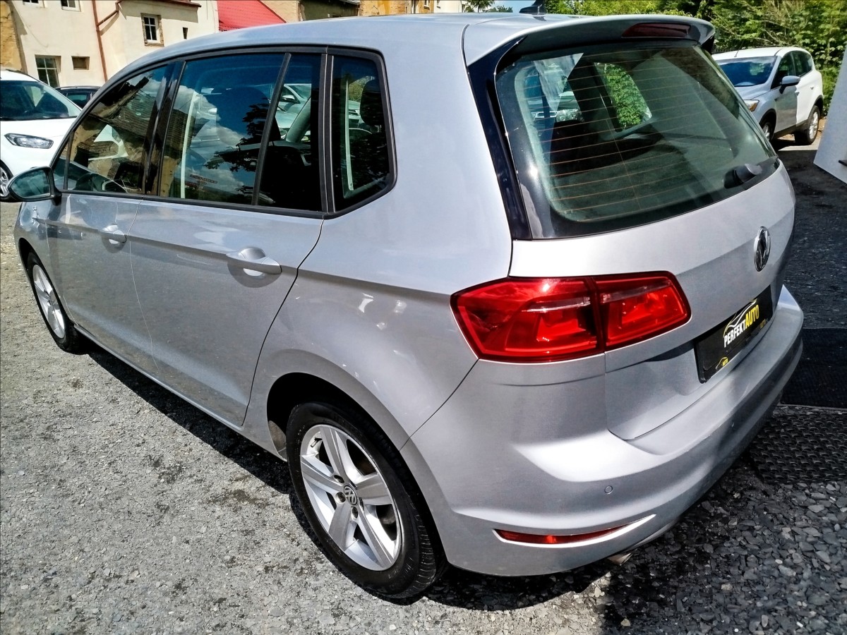 volkswagen-golf-sportsvan-2-0-tdi-110kw-nizky-najezd - 2