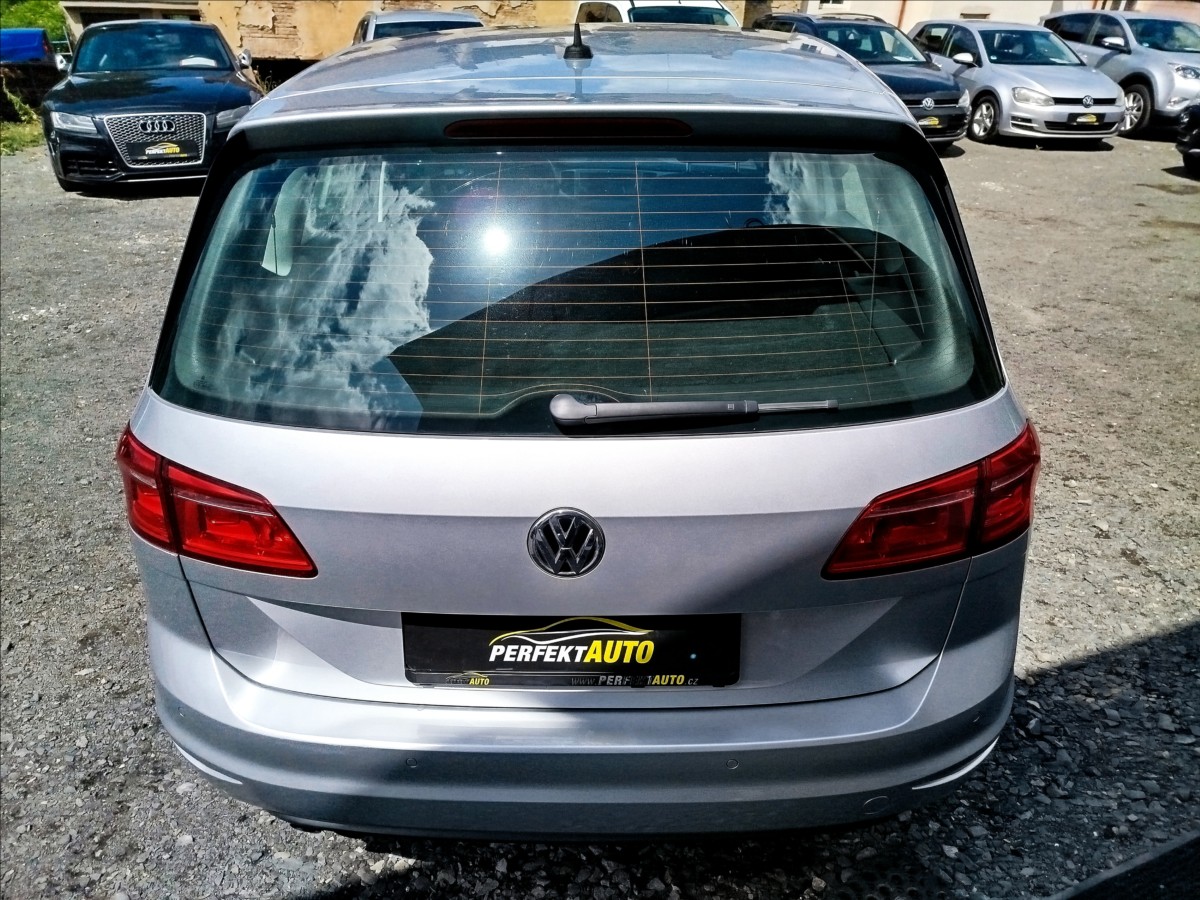 volkswagen-golf-sportsvan-2-0-tdi-110kw-nizky-najezd - 3