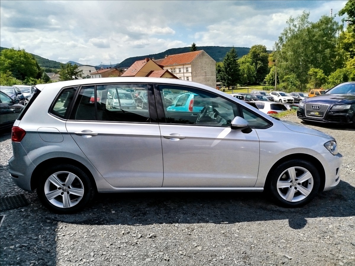 volkswagen-golf-sportsvan-2-0-tdi-110kw-nizky-najezd - 5