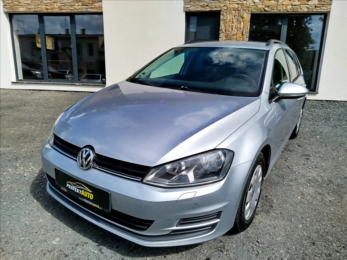 Volkswagen Golf 1,6 TDi 81kW, PĚKNÝ STAV
