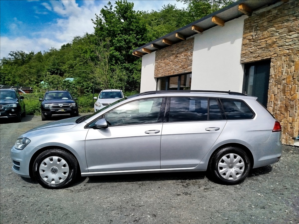 volkswagen-golf-1-6-tdi-81kw-pekny-stav - 1
