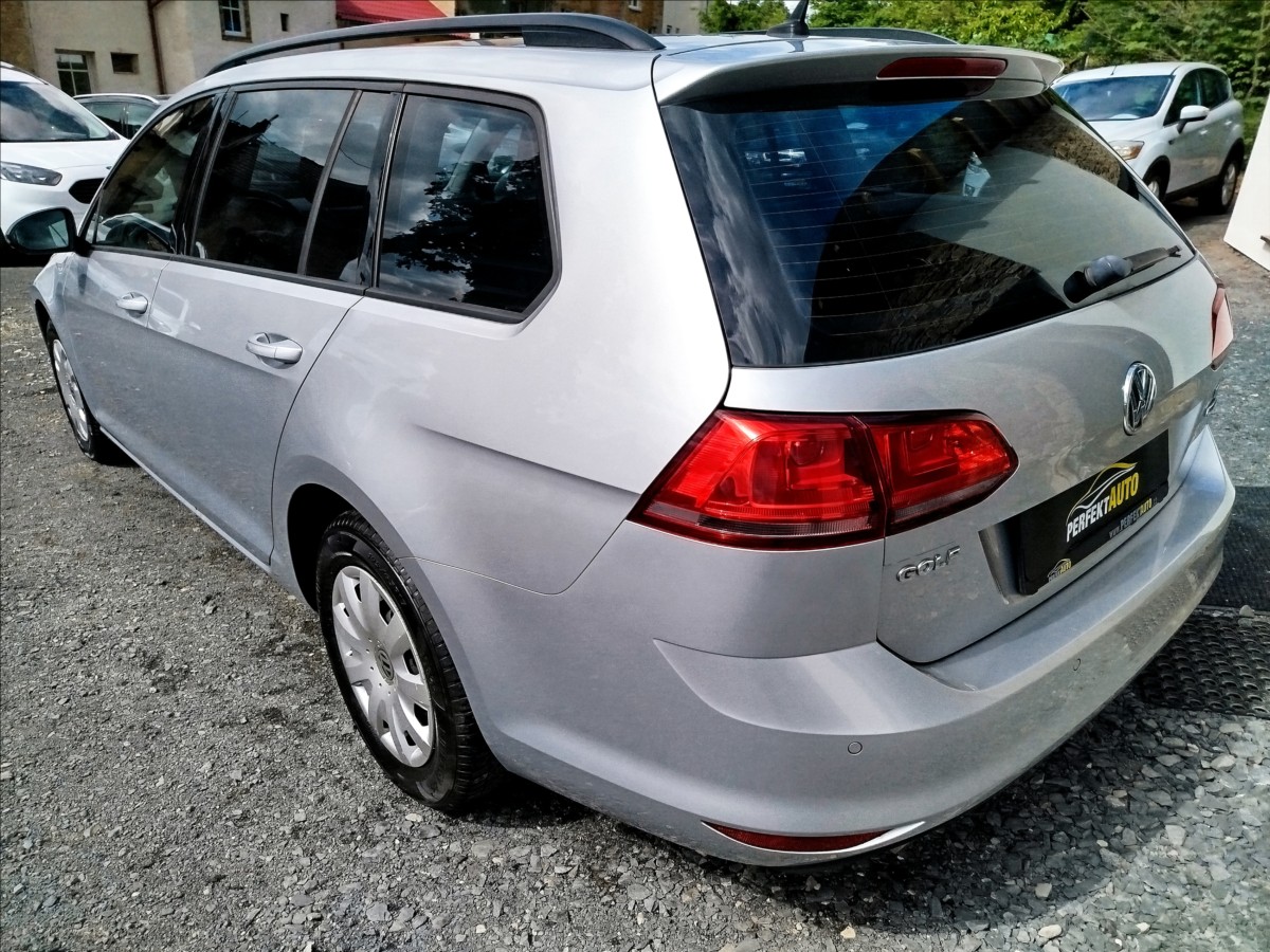 volkswagen-golf-1-6-tdi-81kw-pekny-stav - 2