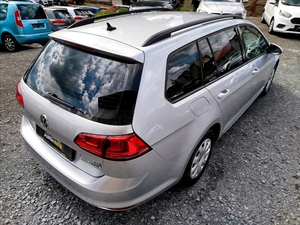 volkswagen-golf-1-6-tdi-81kw-pekny-stav - 4
