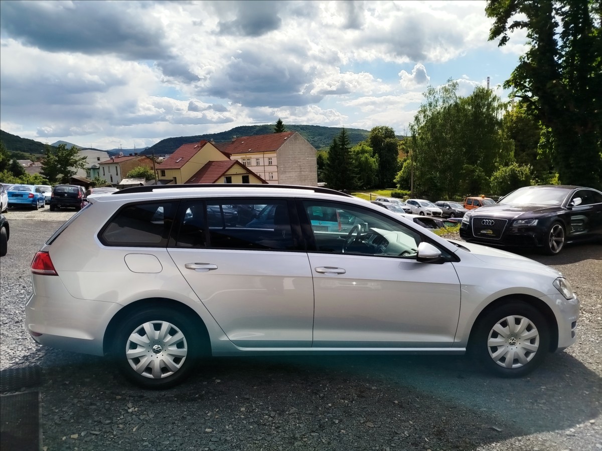 volkswagen-golf-1-6-tdi-81kw-pekny-stav - 5
