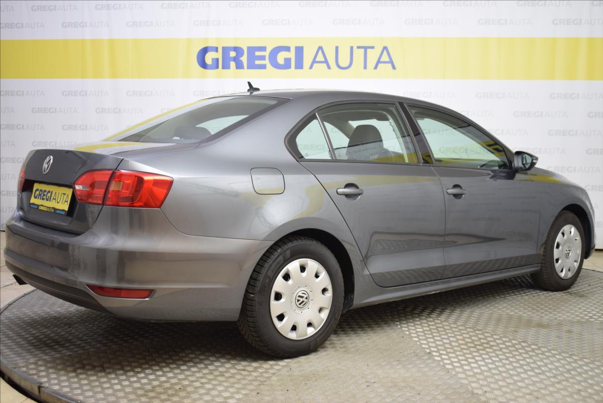 volkswagen-jetta-1-2-tsi-pr-servis-top-stav - 4
