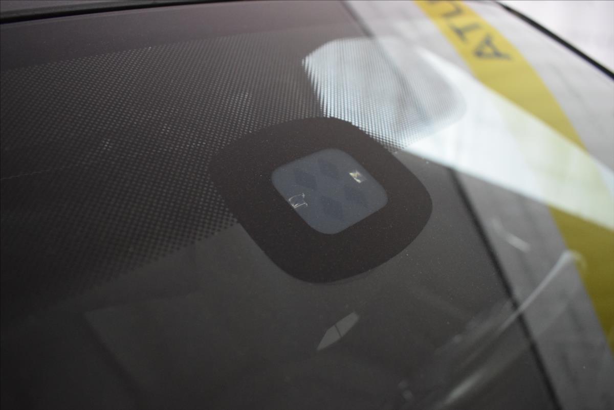 volkswagen-jetta-1-2-tsi-pr-servis-top-stav - 6