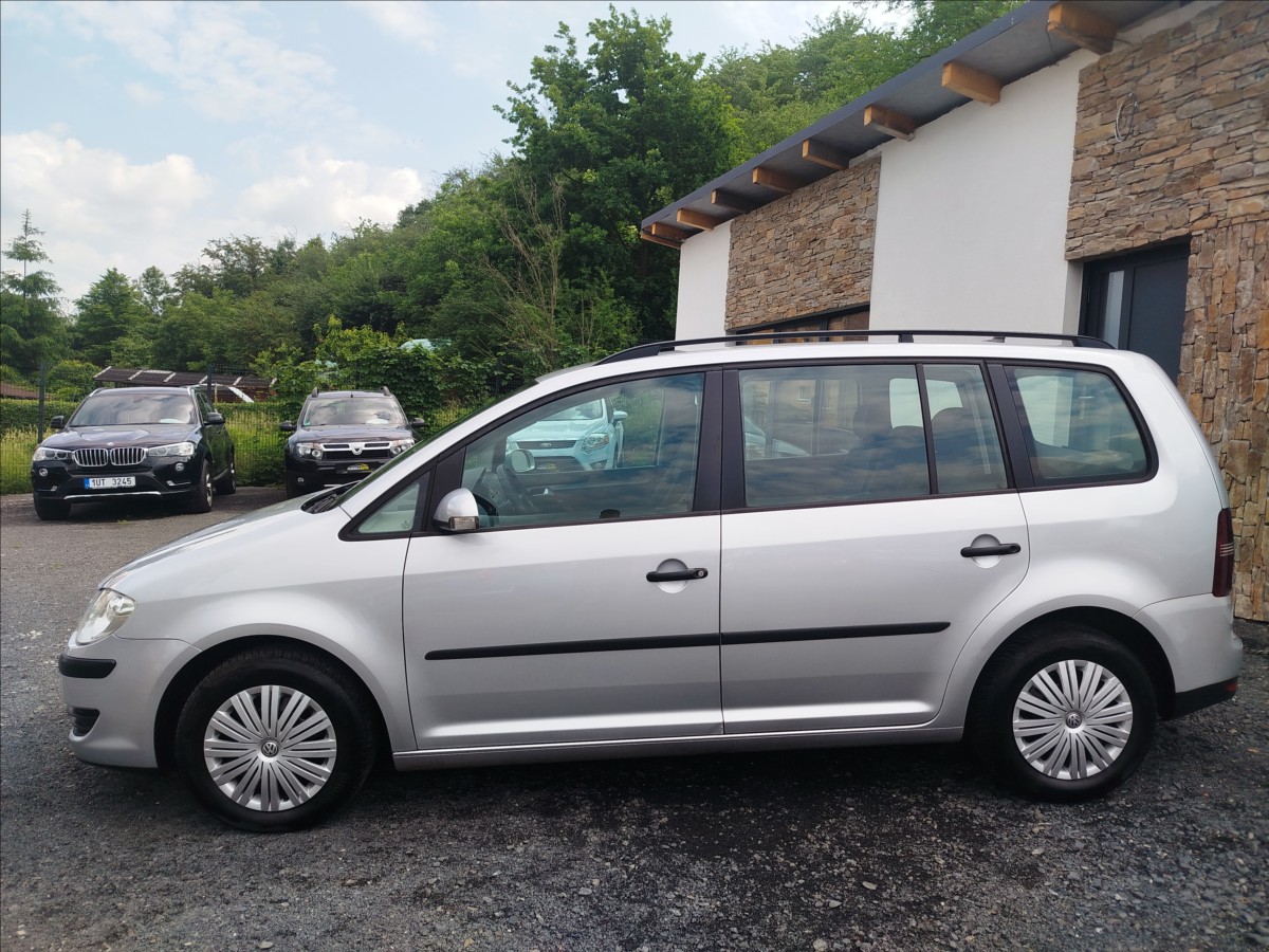 volkswagen-touran-1-9-tdi-77kw-6ti-kvalt - 1
