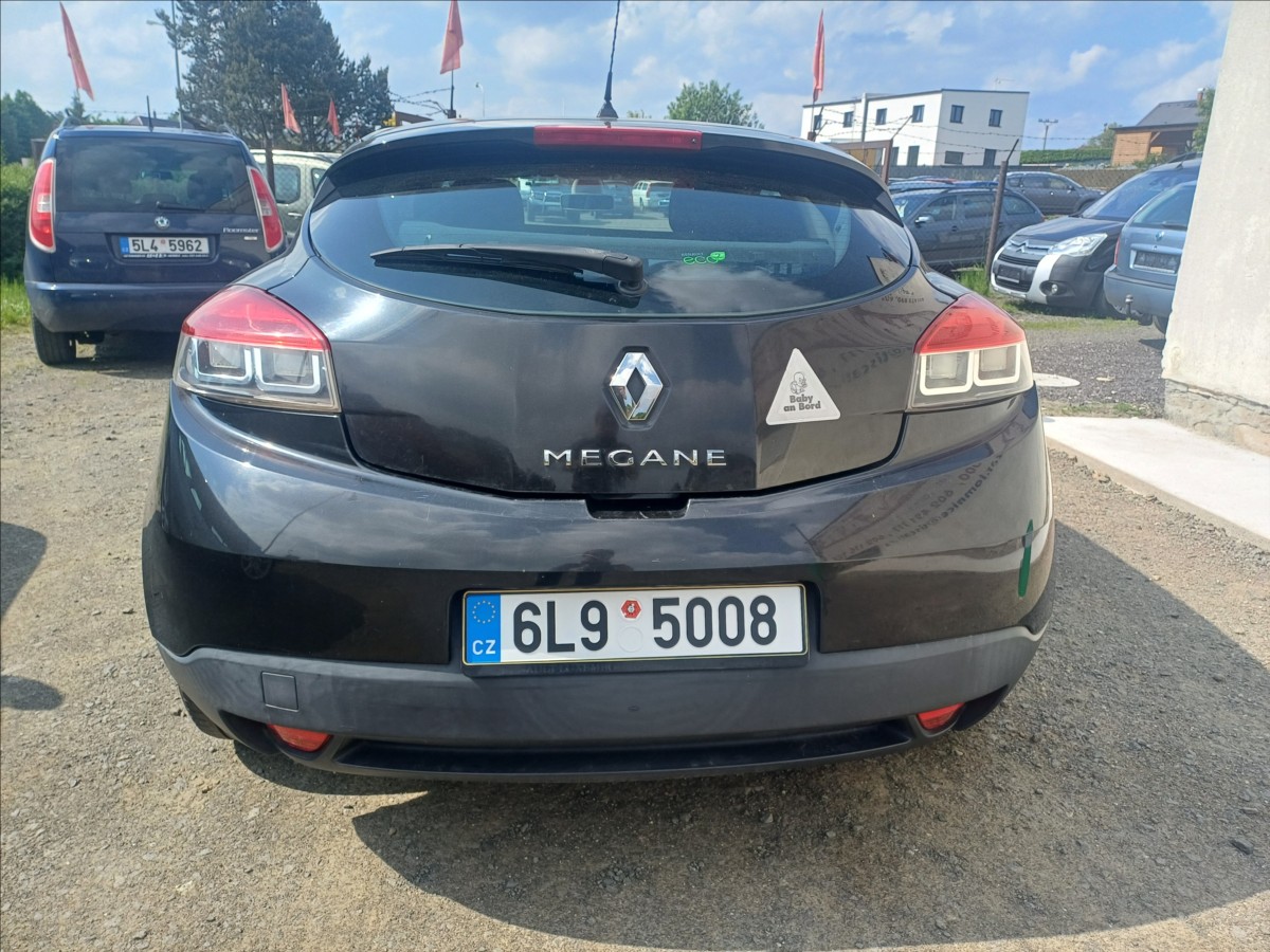 renault-megane-1-5 - 4