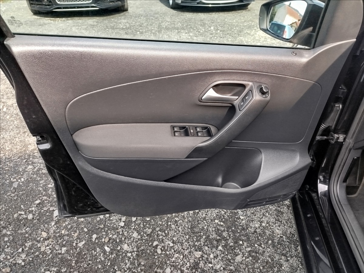 volkswagen-polo-1-2-i-51kw-5-dv-klima - 8