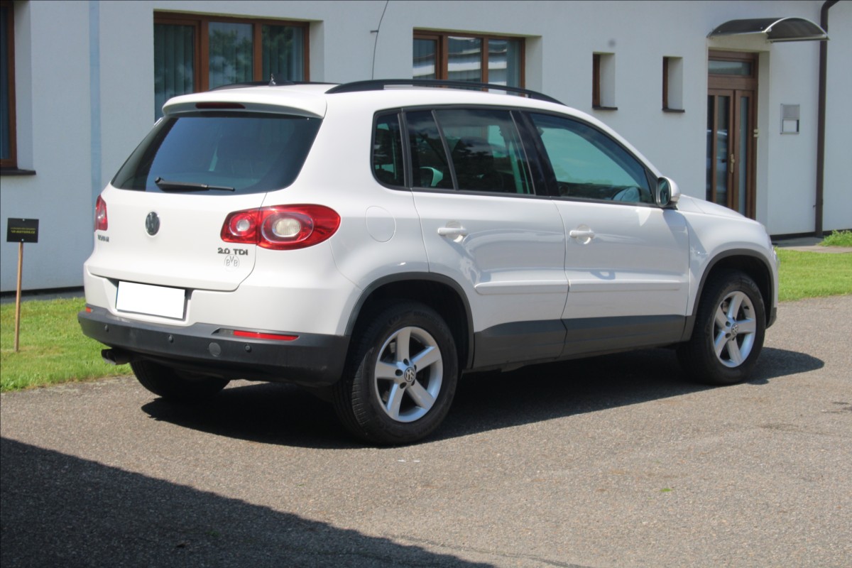 volkswagen-tiguan-2-0-tdi-103kw-4motion - 3