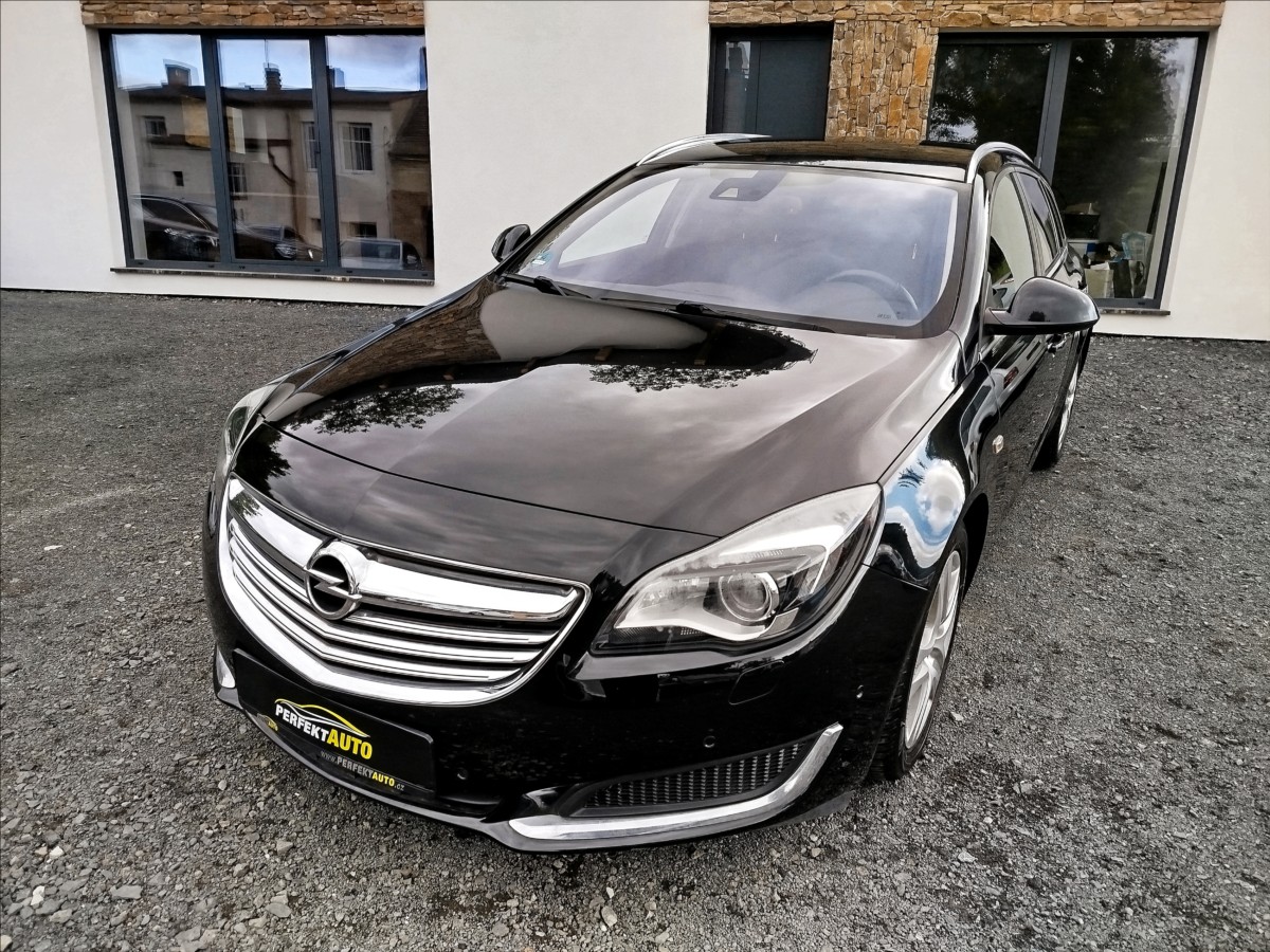 Opel Insignia 2,0 CDTi 120kW, VELICE PĚKNÝ