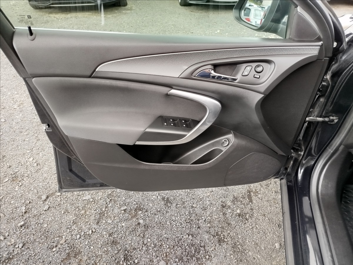 opel-insignia-2-0-cdti-120kw-velice-pekny - 8