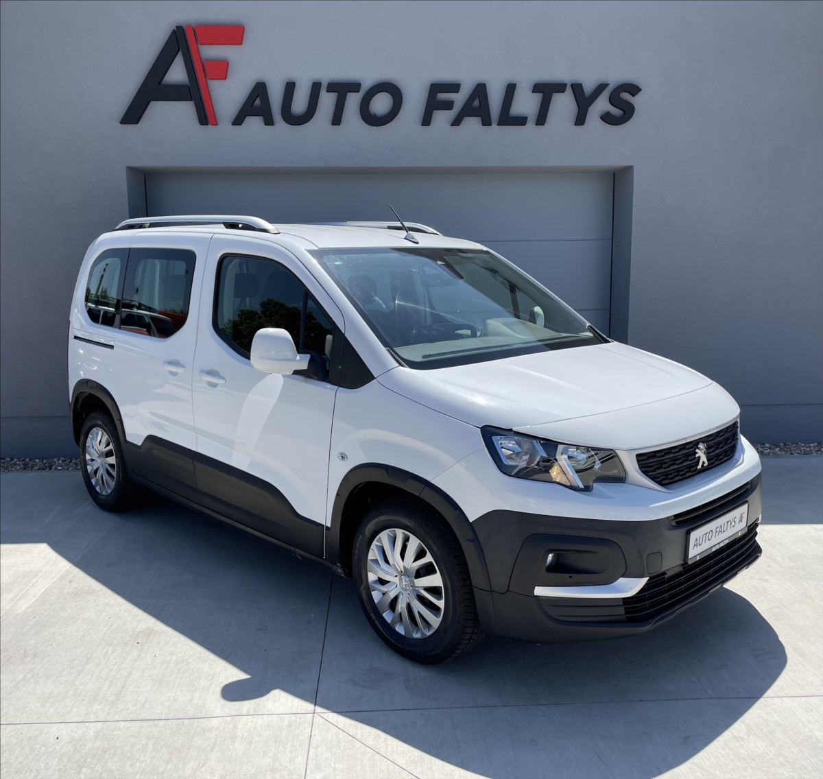 Peugeot Rifter 1,2 PureTech 81KW ČR.1.MAJ.