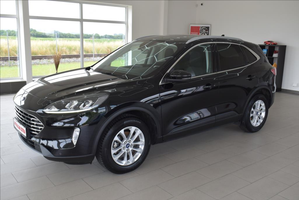 Ford Kuga 1,5 i, Titanium,3 roky záruka,